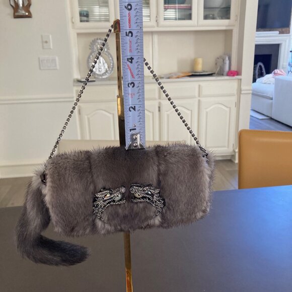 Gucci by Tom Ford Mink Fur Clutch Fall Winter 2004 Y2K Vintage Dragon Detail - Picture 14 of 16